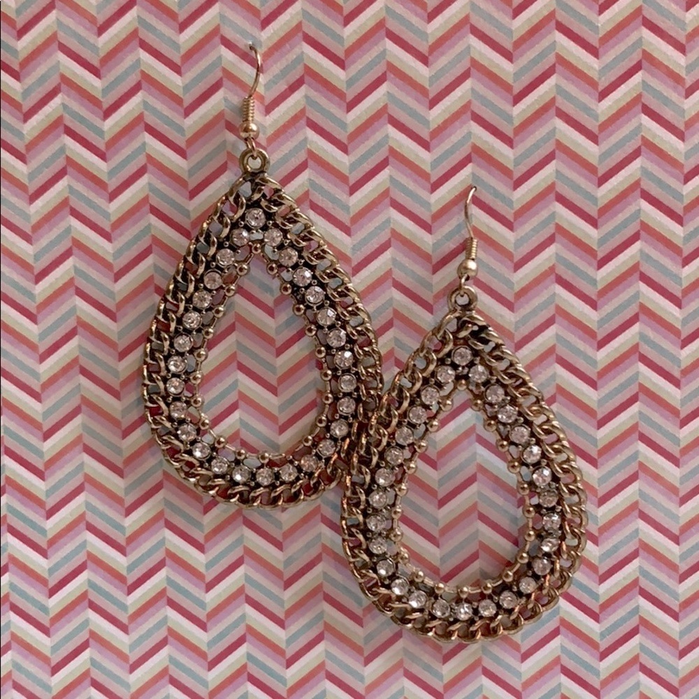 Super pretty and sparkly earrings!